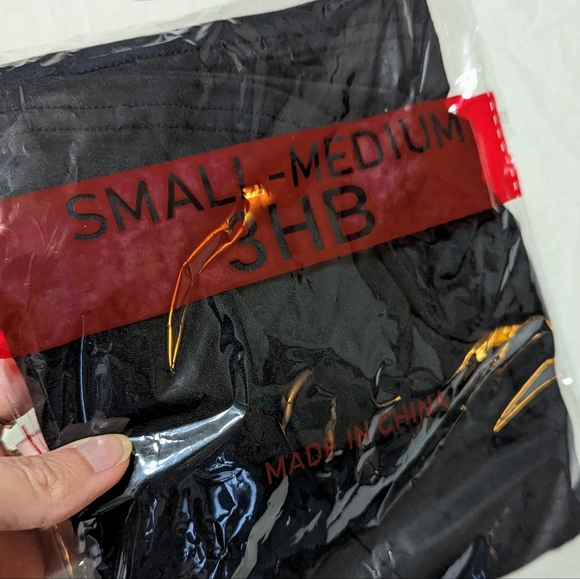 BNWOT, bike shorts, size sm-med, new condition never worn - Picture 4 of 8